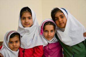 Djeca Kurdistana, djevojčice u učionici / Children of Kurdistan, girls in the classroom